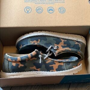 Youth Boys Hey Dudes Y4.